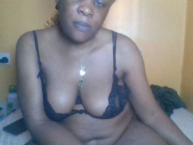 Prettyblackgal live cam on BongaCams