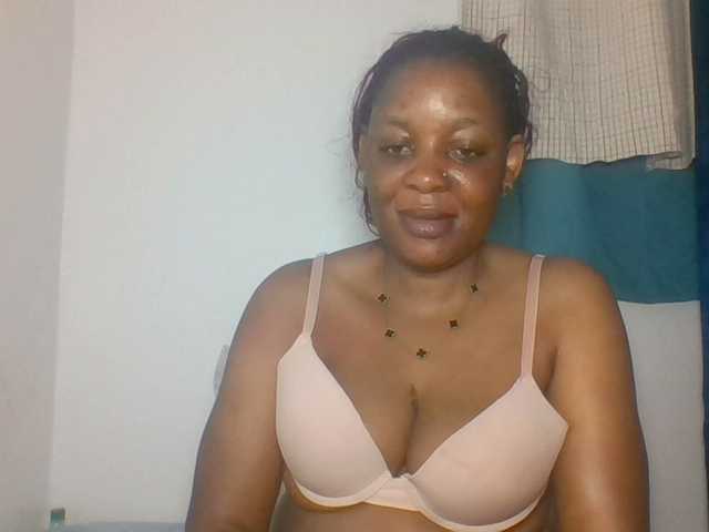 Prettyblackgal live cam preview
