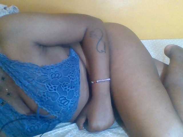 Prettyblackgal live cam on BongaCams