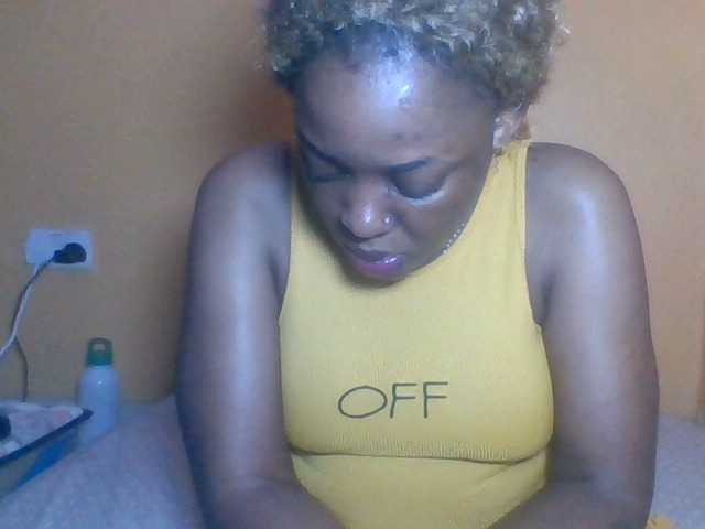 Prettyblackgal live cam on BongaCams