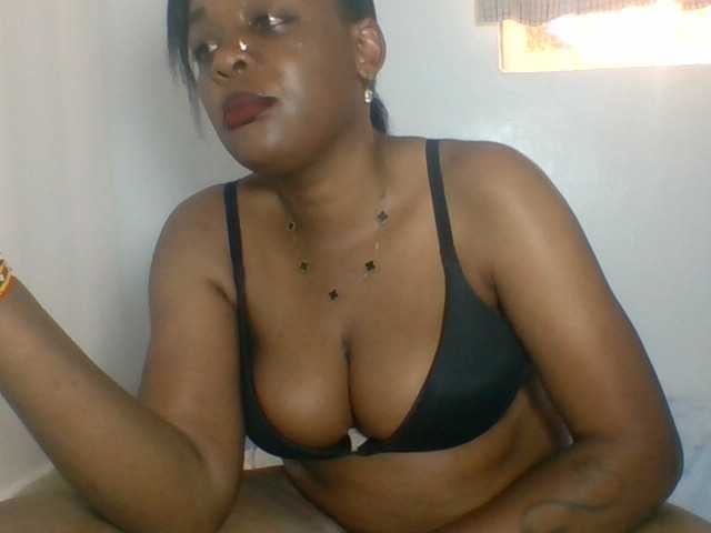 Prettyblackgal live cam on BongaCams