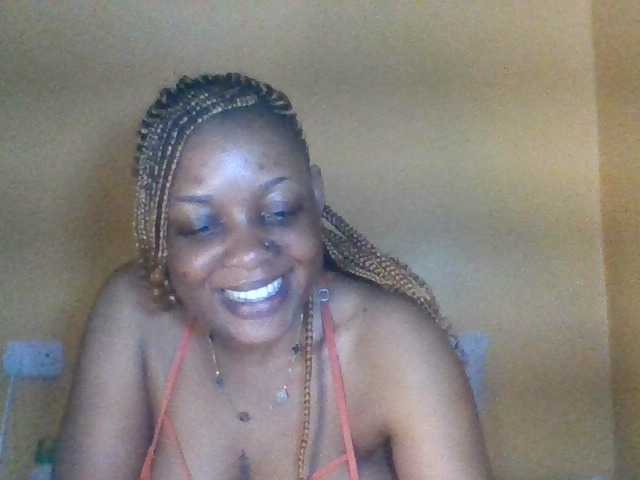 Prettyblackgal live cam on BongaCams