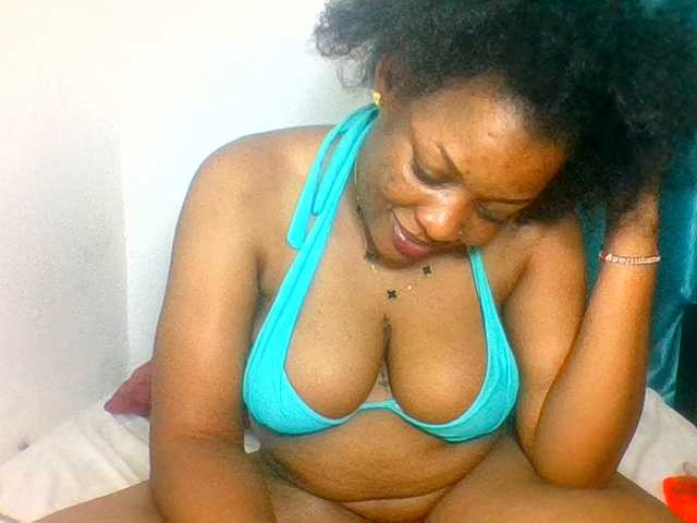 Prettyblackgal live cam on BongaCams