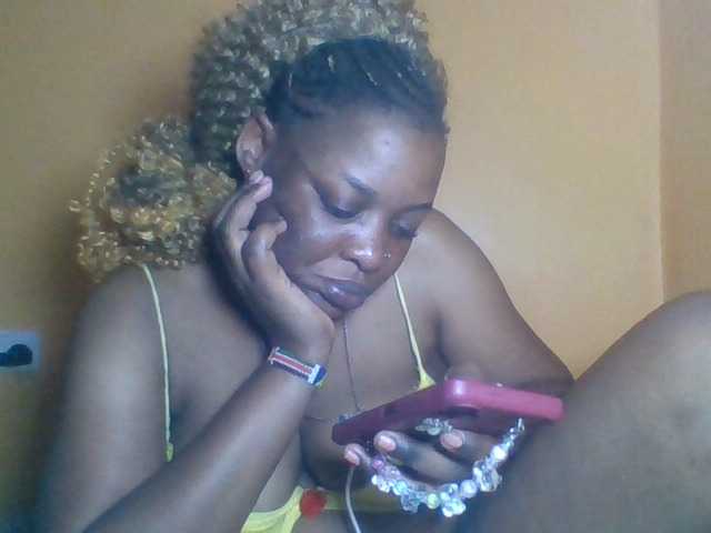 Prettyblackgal live cam on BongaCams