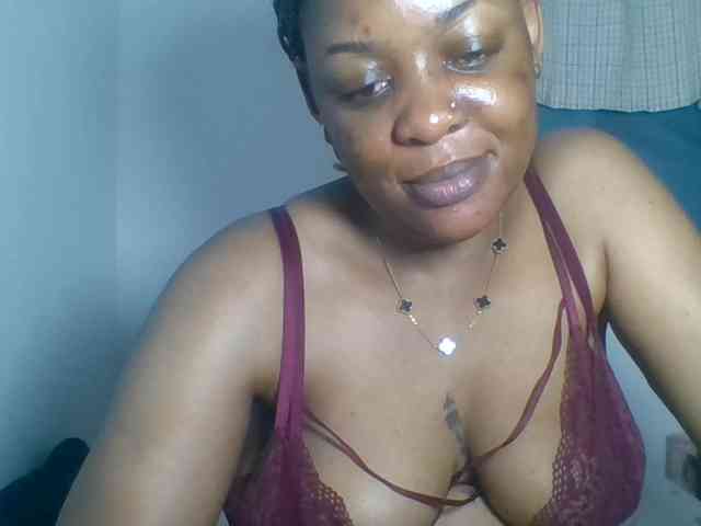 Prettyblackgal webcam