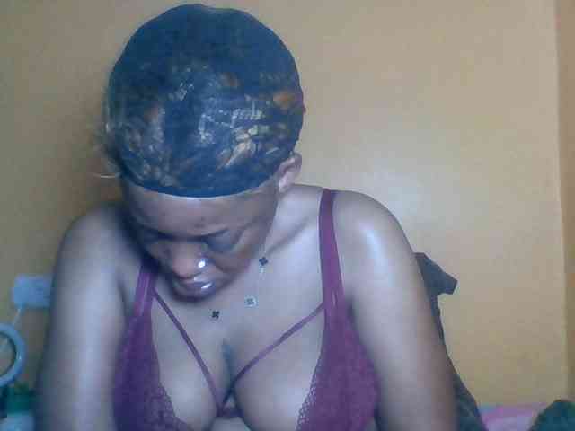 Prettyblackgal webcam