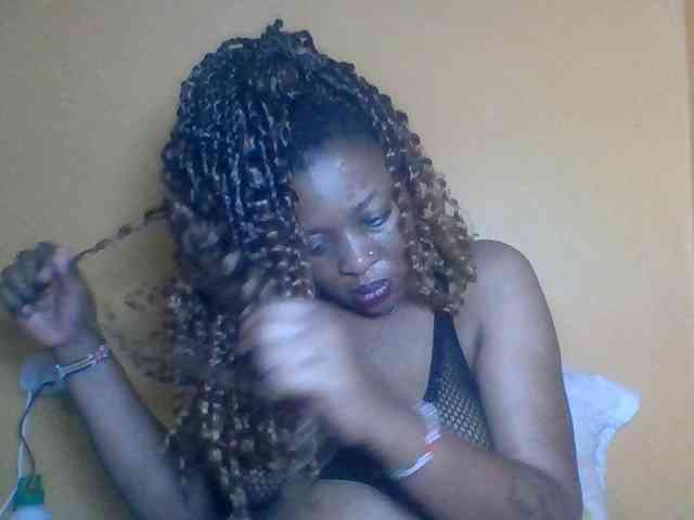 Prettyblackgal webcam