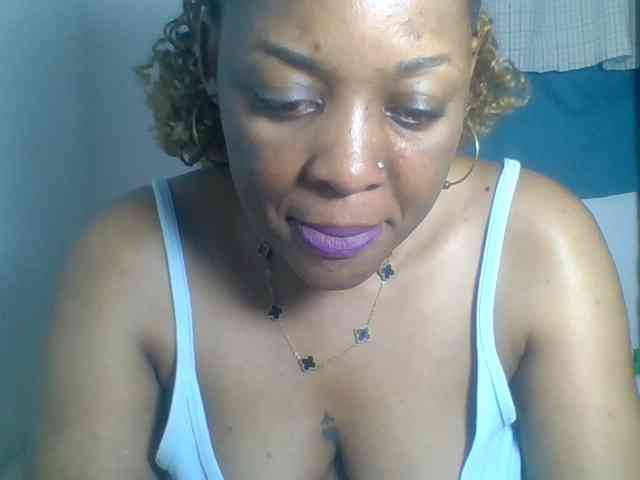 Prettyblackgal webcam