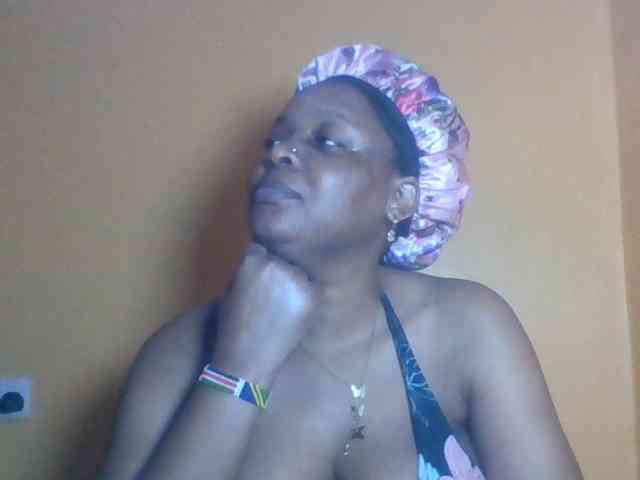 Prettyblackgal webcam
