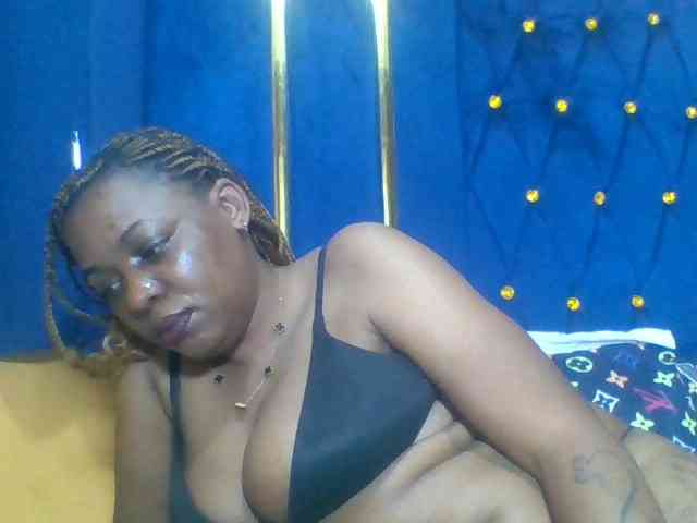 Prettyblackgal webcam