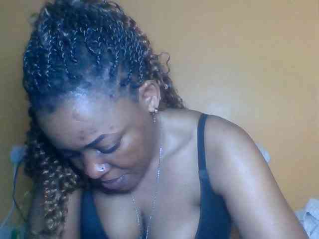 Prettyblackgal webcam