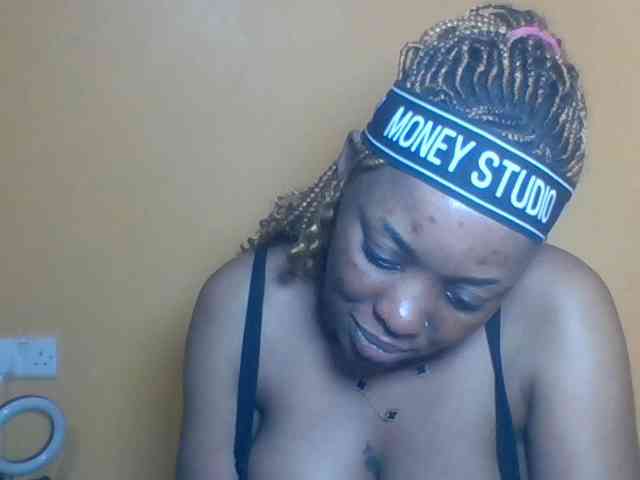 Prettyblackgal webcam