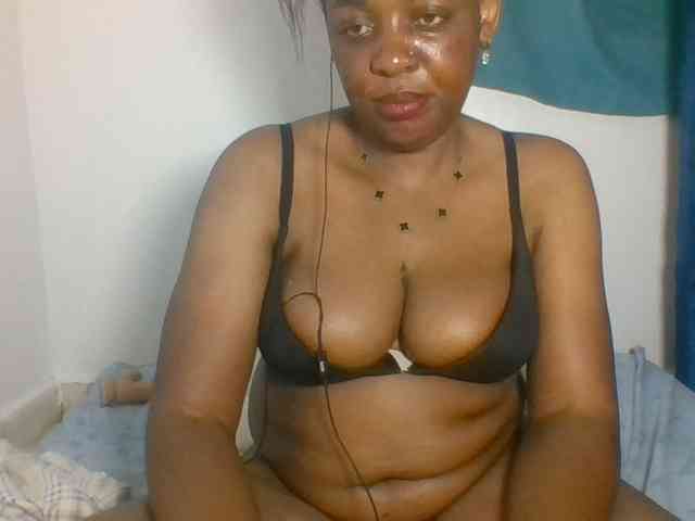 Prettyblackgal webcam