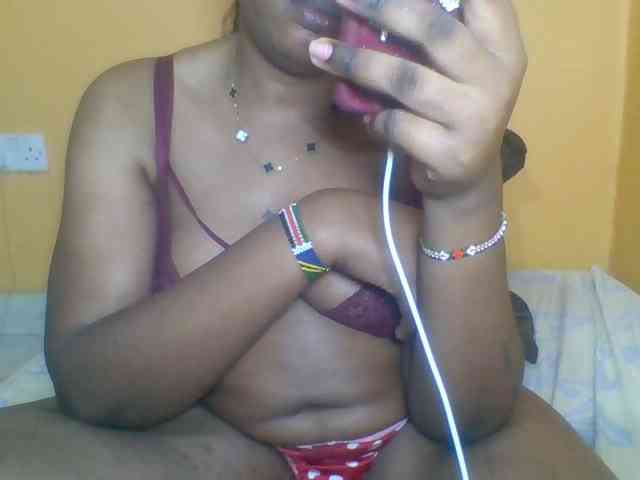 Prettyblackgal webcam