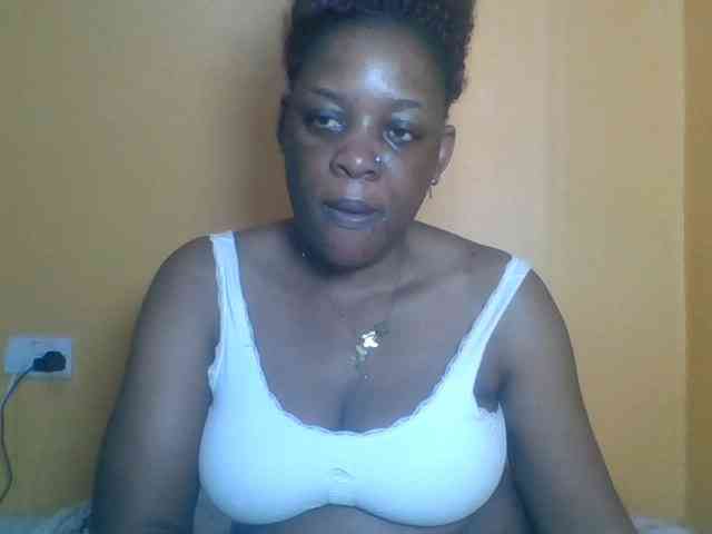 Modelo: Prettyblackgal