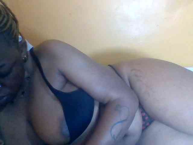 Prettyblackgal webcam