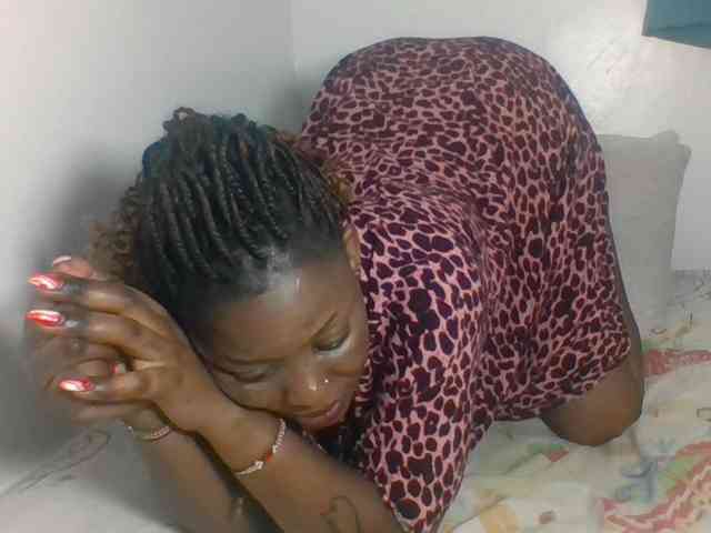 Prettyblackgal webcam