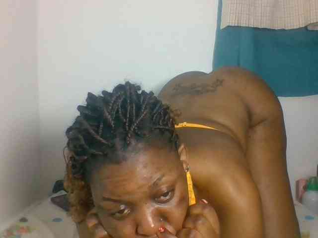Prettyblackgal webcam
