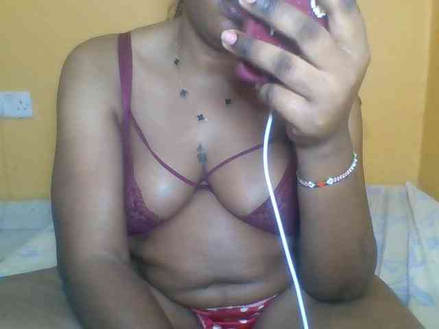 Prettyblackgal webcam