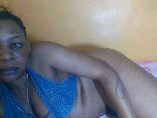 Prettyblackgal webcam