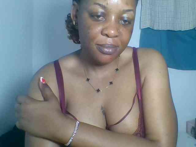 Prettyblackgal webcam