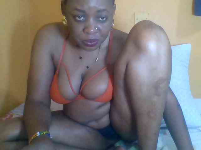 Prettyblackgal webcam