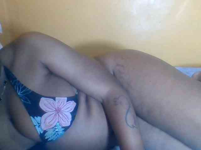Prettyblackgal webcam