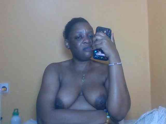 Prettyblackgal webcam