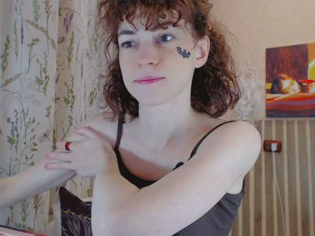 le modèle LiluBarbarian est en webcam porno dans un show sur le site bongacams, il possède les tags suivants: White/Caucasian,Redhead,Trimmed