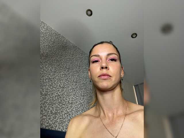 Lisi4ka-Basik live cam on BongaCams
