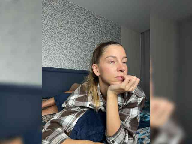 Fox_Wolf webcam