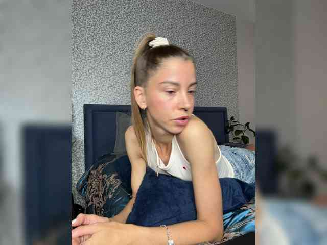 Fox_Wolf webcam