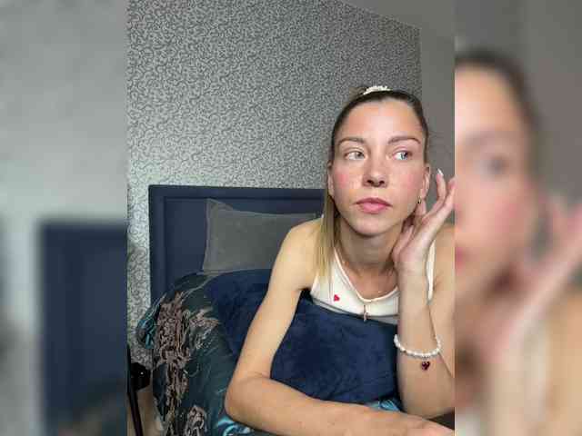 Fox_Wolf webcam