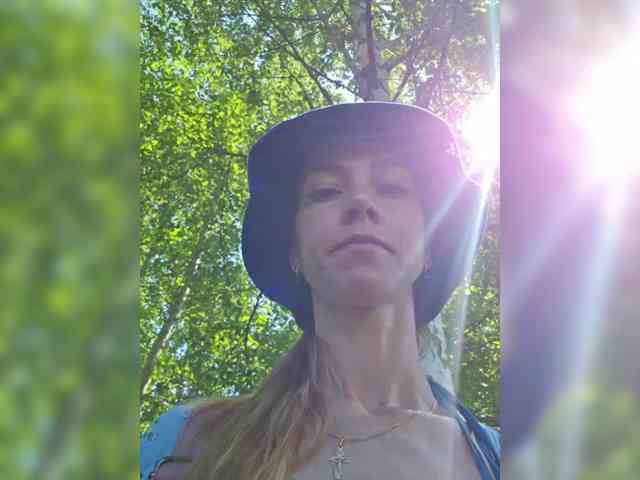 Kristi_Wolf webcam
