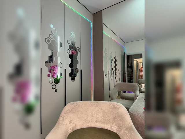 ArinaSmile live webcam show