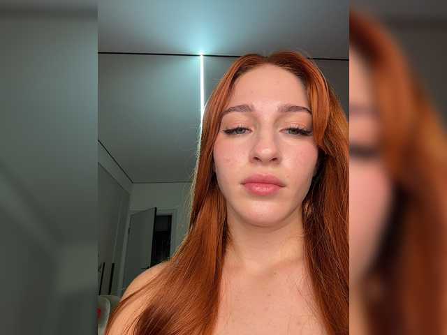 VictoriaBix live cam preview