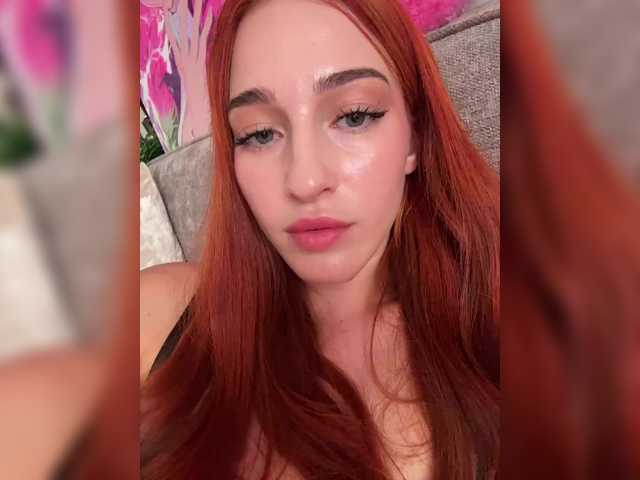 ArinaSmile live webcam show
