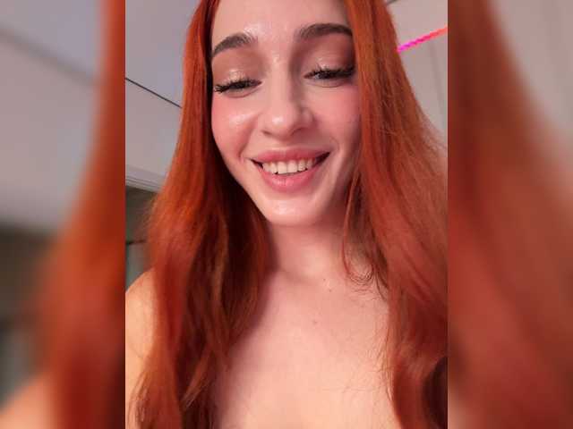 ArinaSmile live webcam show