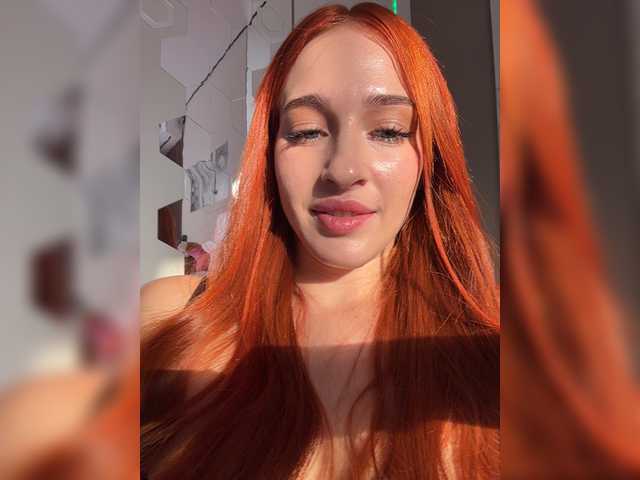 ArinaSmile live webcam show