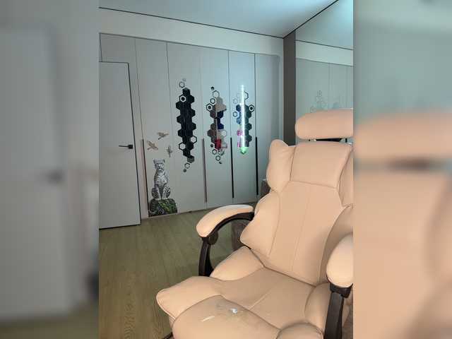 VictoriaBix live cam preview