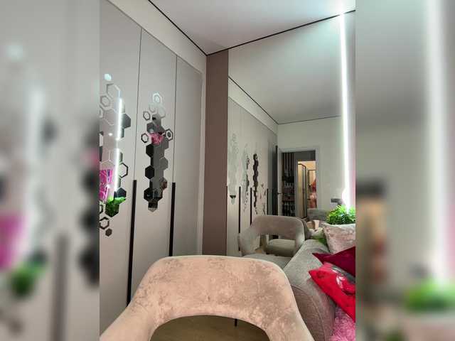 ArinaSmile live webcam show