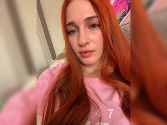 ArinaSmile live webcam show