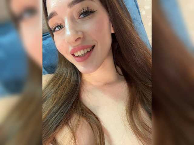 VictoriaBix live cam preview