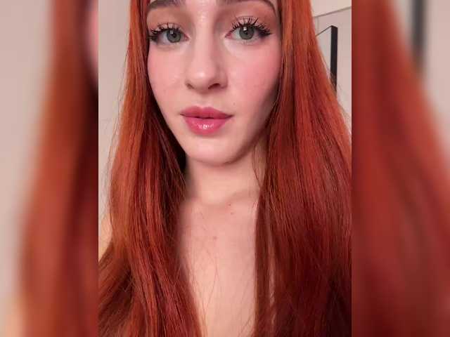 ArinaSmile live webcam show