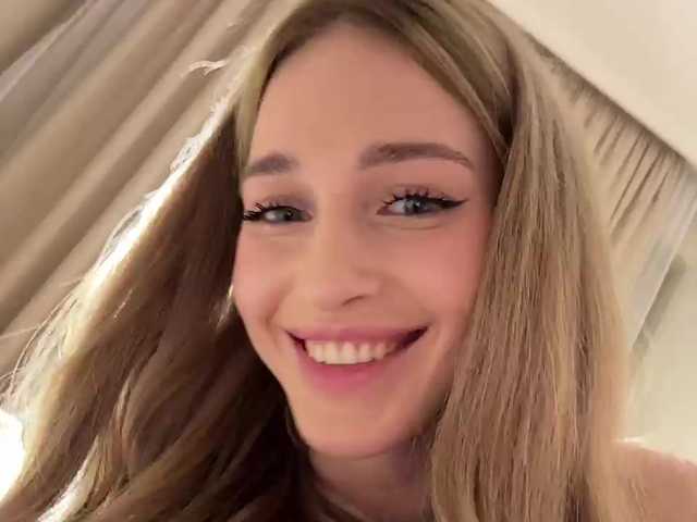 le modèle VictoriaBix est en webcam porno dans un show sur le site bongacams, il possède les tags suivants: White/Caucasian,Blonde,Shaved