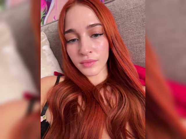 ArinaSmile live webcam show