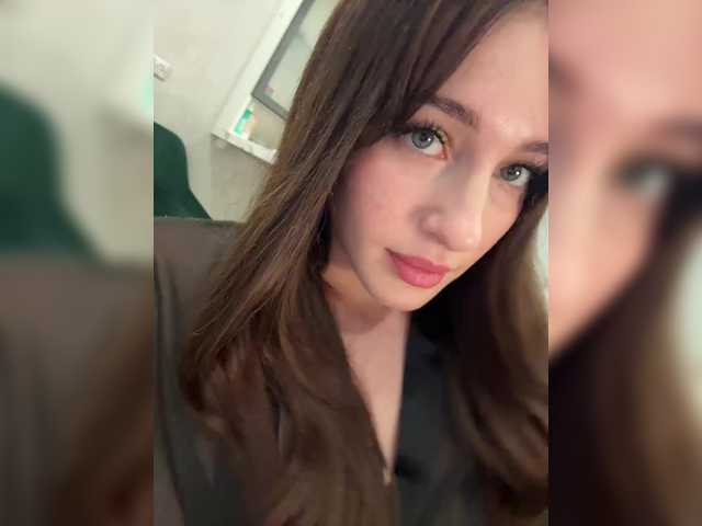 Chat with VictoriaBix live cam