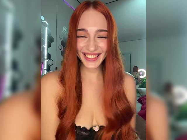 ArinaSmile live webcam show