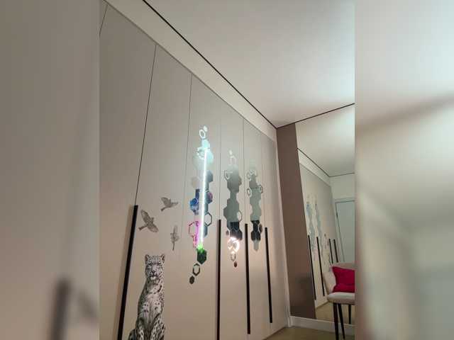 VictoriaBix live cam preview