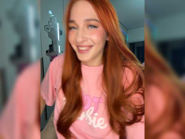 ArinaSmile live webcam show